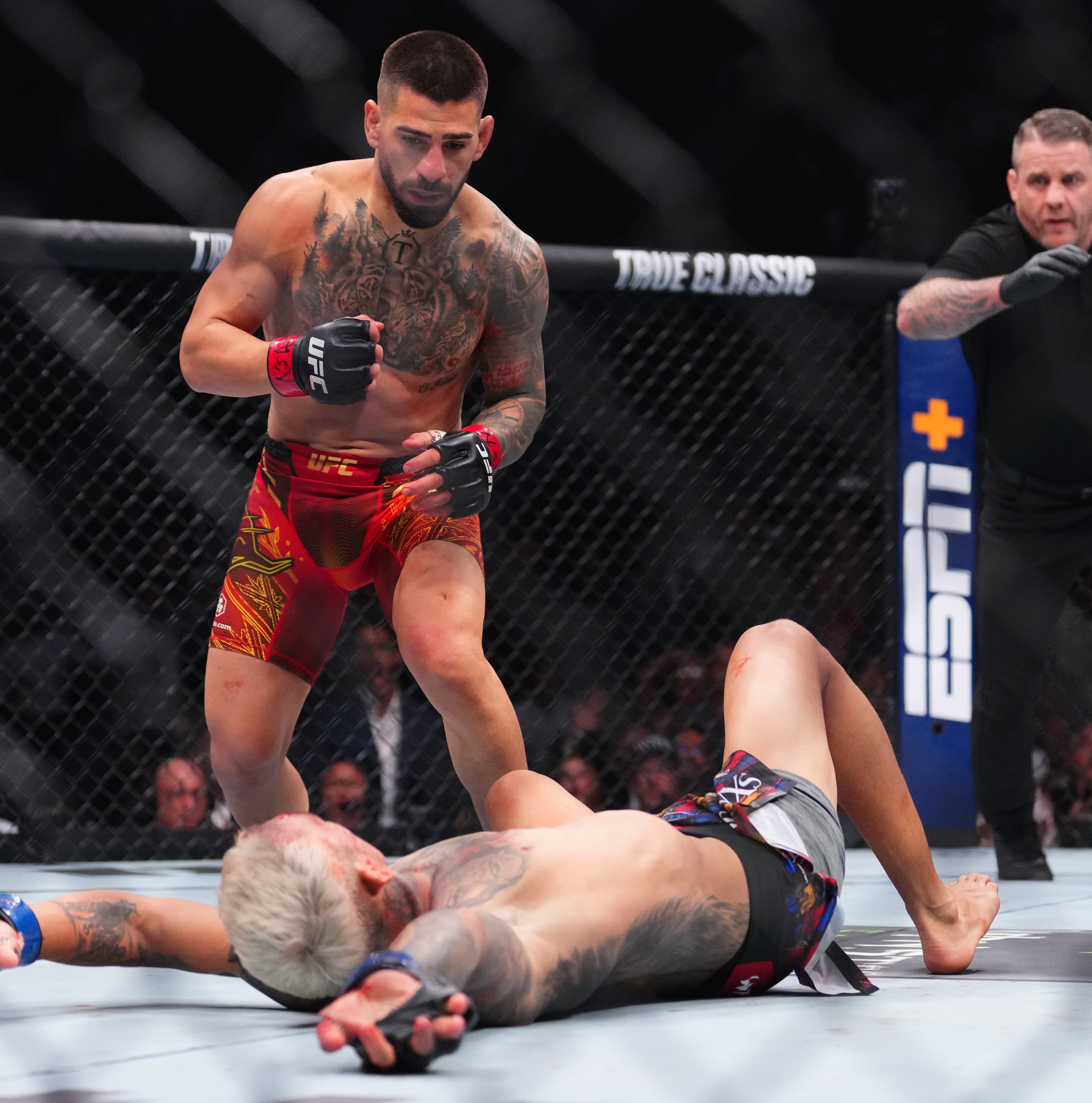 MMA Pound-for-Pound Rankings: Islam Makhachev or Ilia Topuria, who tops the charts?