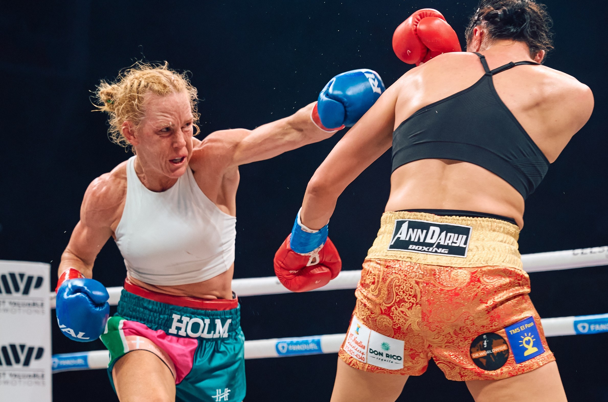 Video: Holly Holm loses title fight, bout cut short by bloody headbutt