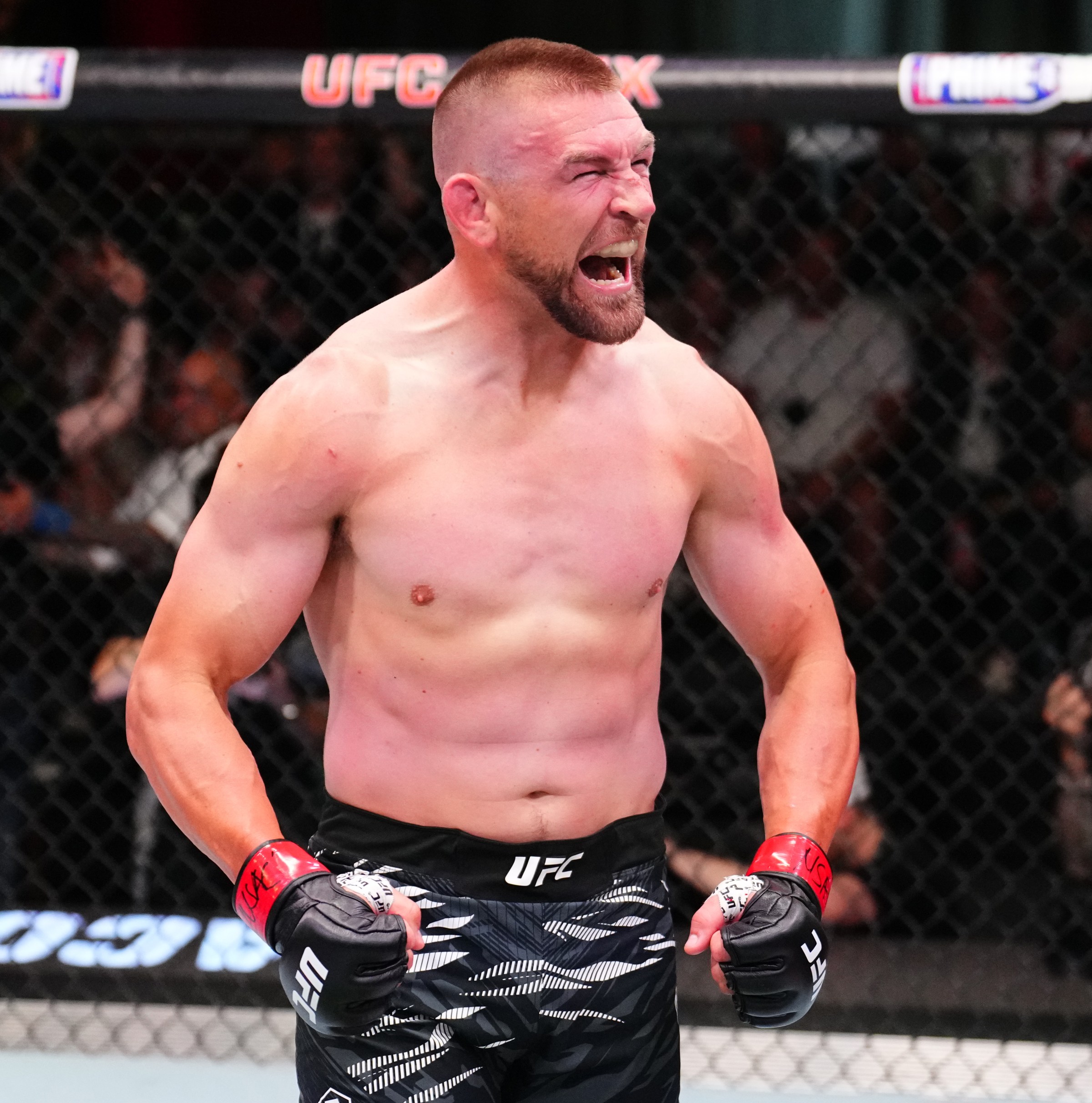 UFC Vegas 113 video: Dustin Jacoby scores brutal knockout over Julius Walker after referee allows fight to continue