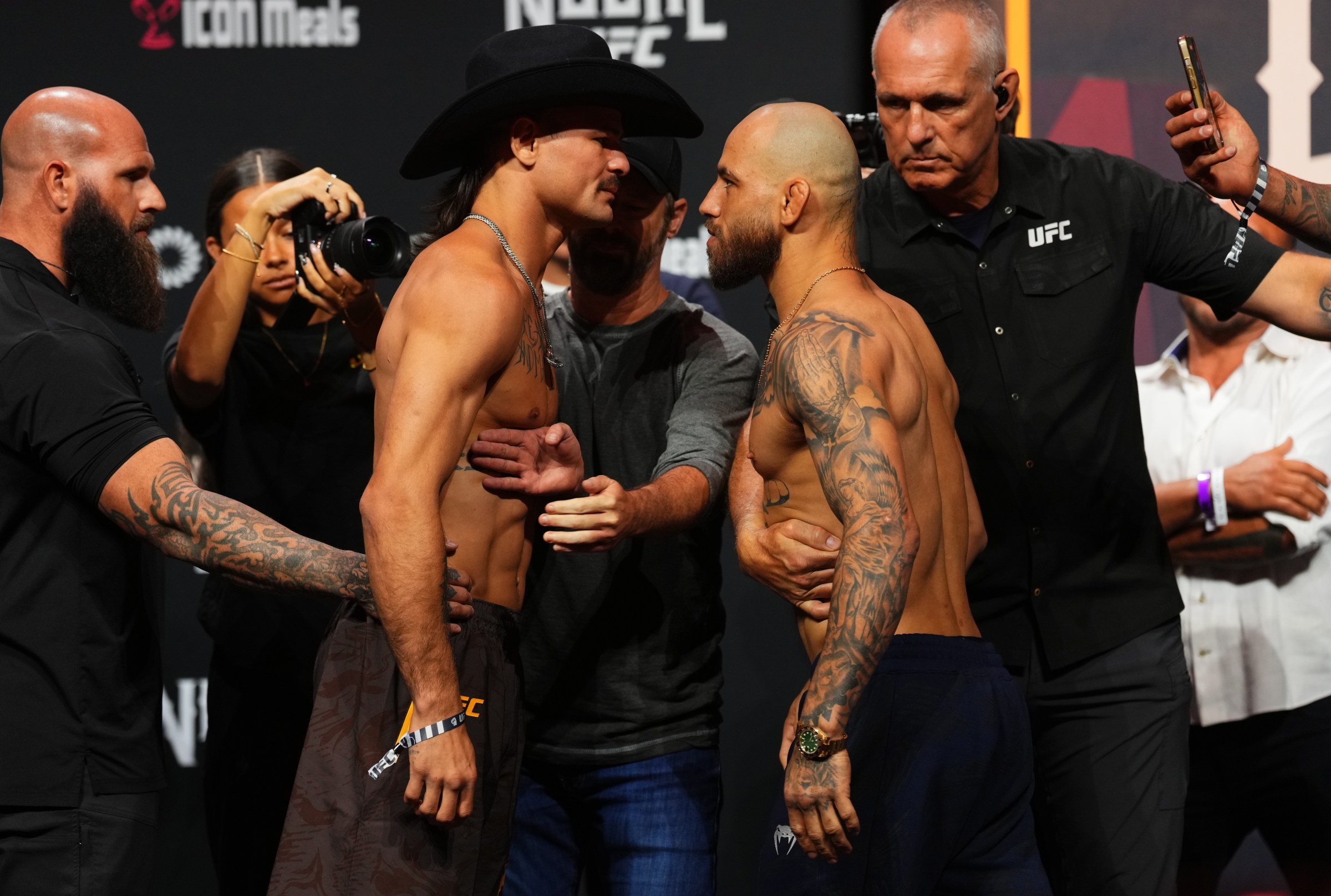 Noche UFC Results: Lopes vs. Silva