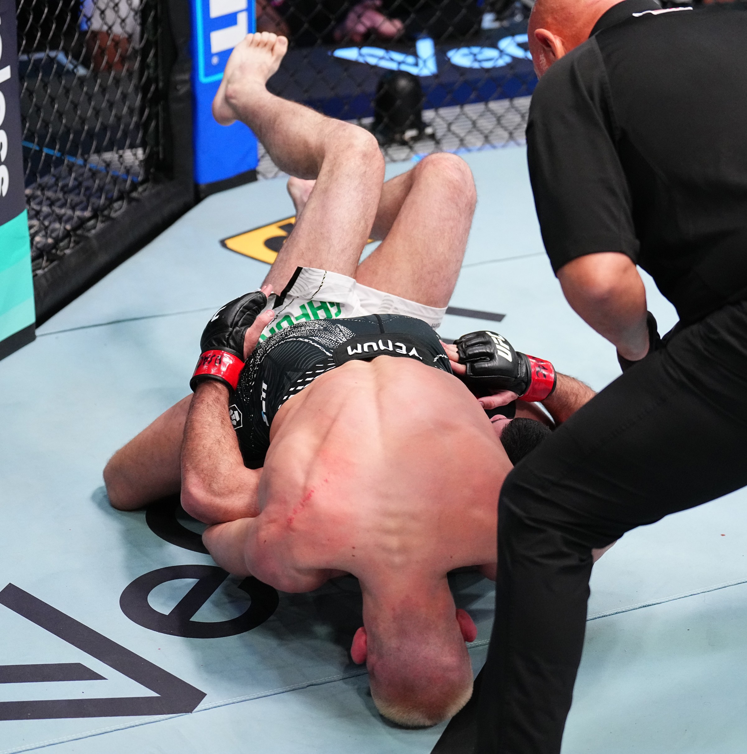 Merab Dvalishvili explains teammate’s last-second tap-out due to bell confusion