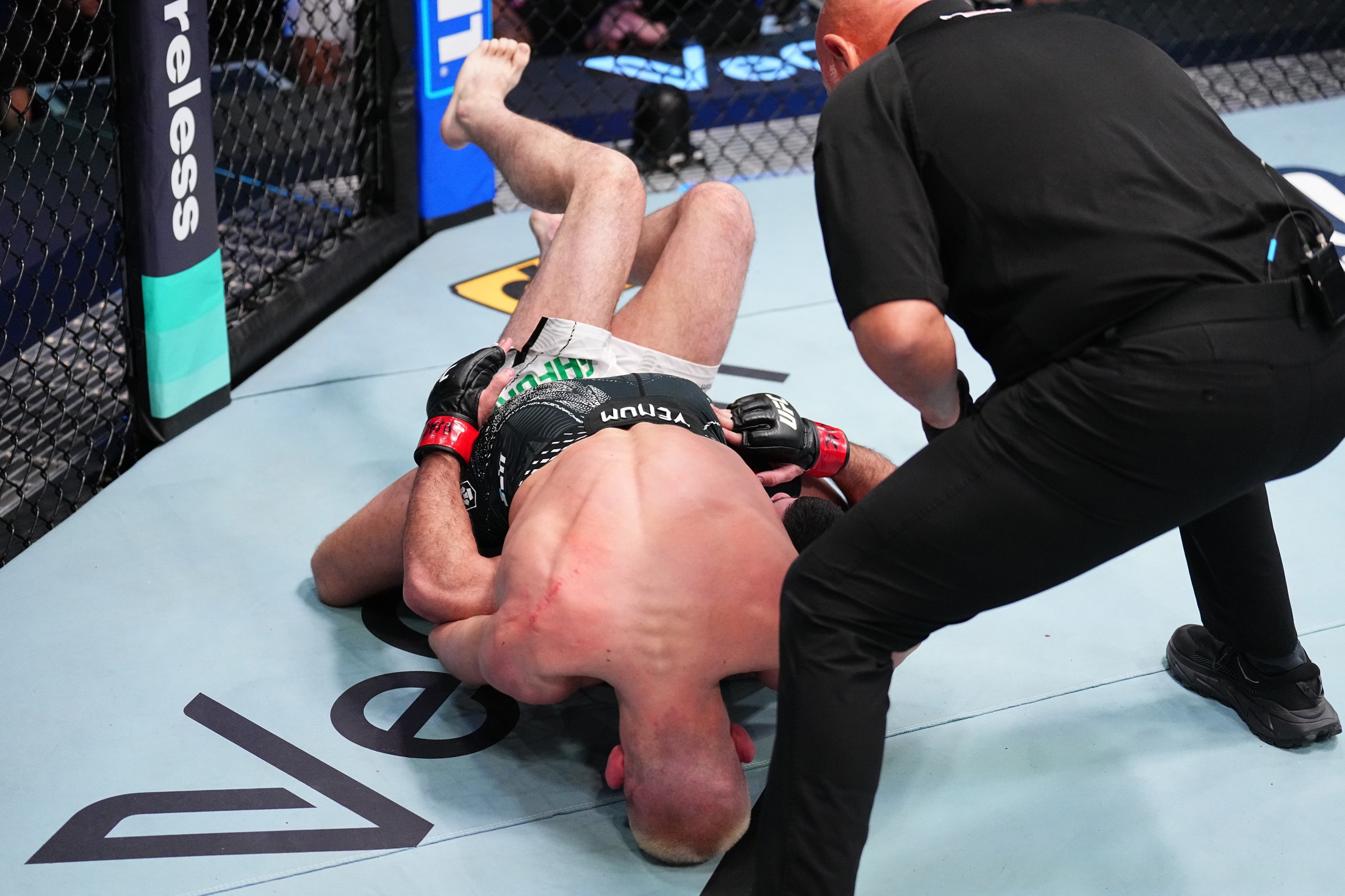 Merab Dvalishvili explains teammate’s last-second tap-out due to bell confusion